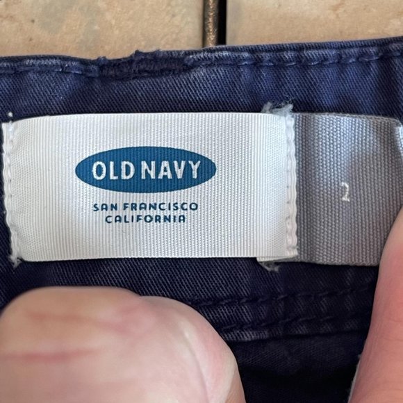 Old Navy Navy Blue Roll Up Bermuda Shorts 2 - Picture 2 of 6